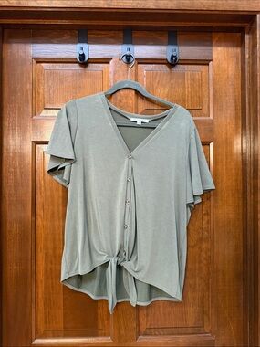 Green Envelope Olive Green Button-Front Tie Hem V-Neck Top